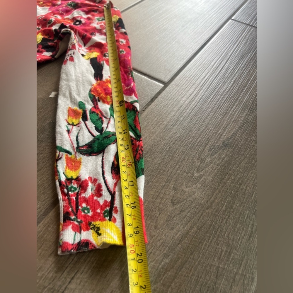 In very good condition. Soft and luxurious feel. Please check pic for details - Picture 11 of 13